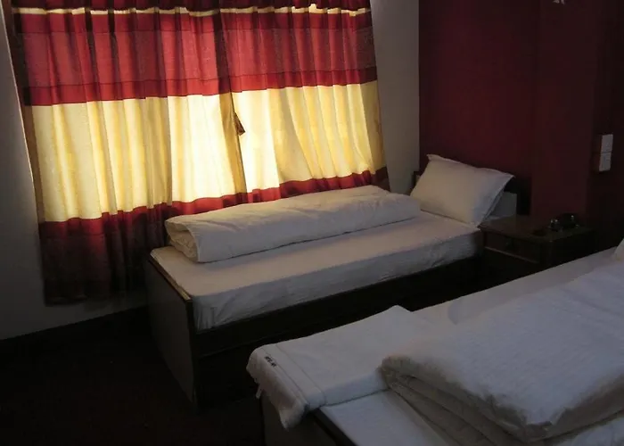Happy Hotel Hotel